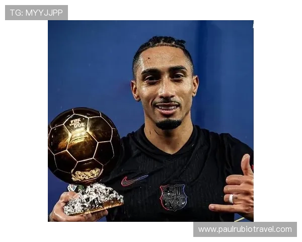 拉菲尼亚 vs 萨拉赫:右边锋战术角色与进攻效率对比 拉菲尼亚 vs 萨拉赫:右边锋战术角色与进攻效率对比